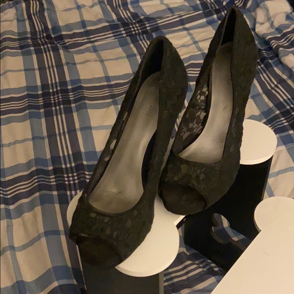 Black lace peep toe 4 inch heels